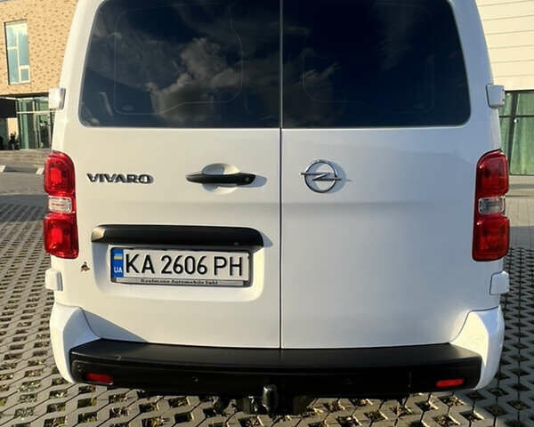 Белый Опель Виваро, объемом двигателя 2 л и пробегом 200 тыс. км за 27200 $, фото 3 на Automoto.ua