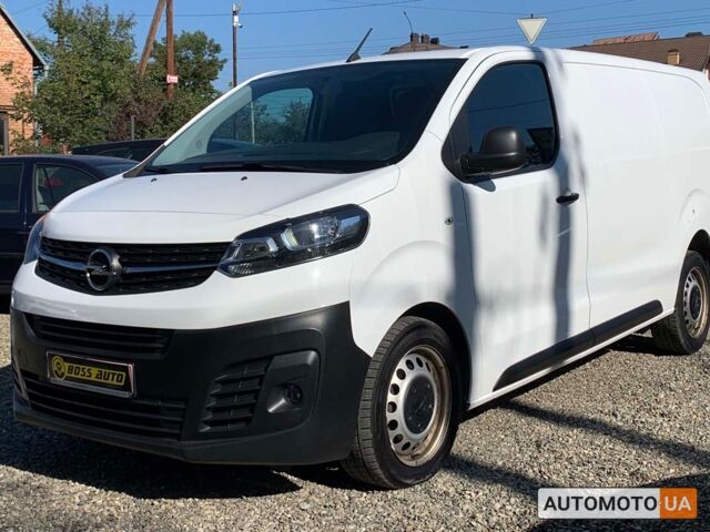 Белый Опель Виваро, объемом двигателя 2 л и пробегом 158 тыс. км за 17300 $, фото 2 на Automoto.ua