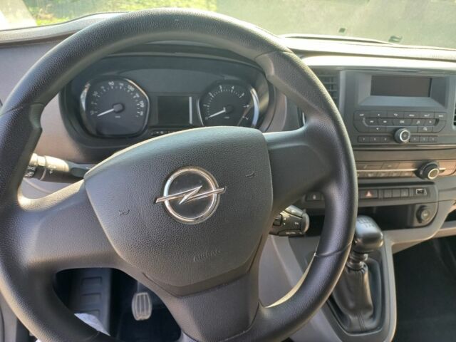 Белый Опель Виваро, объемом двигателя 2 л и пробегом 160 тыс. км за 17400 $, фото 5 на Automoto.ua