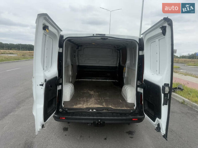 Белый Опель Виваро, объемом двигателя 1.6 л и пробегом 195 тыс. км за 13500 $, фото 12 на Automoto.ua