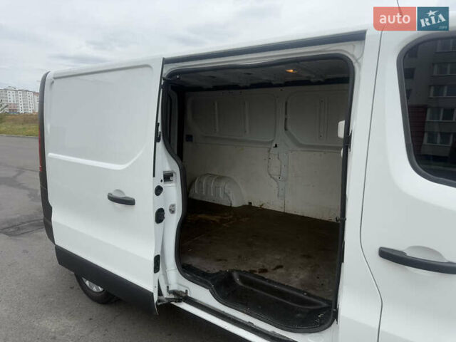 Белый Опель Виваро, объемом двигателя 1.6 л и пробегом 195 тыс. км за 13500 $, фото 14 на Automoto.ua