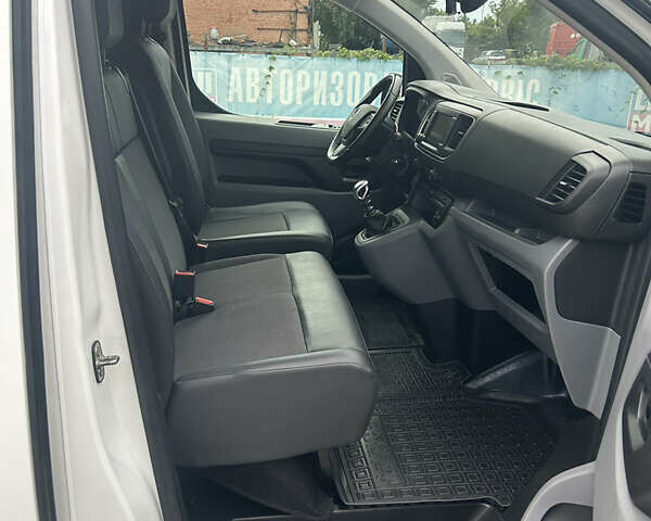 Белый Опель Виваро, объемом двигателя 2 л и пробегом 219 тыс. км за 17900 $, фото 31 на Automoto.ua