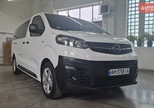 Белый Опель Виваро, объемом двигателя 2 л и пробегом 155 тыс. км за 21900 $, фото 10 на Automoto.ua