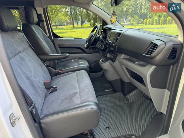 Белый Опель Виваро, объемом двигателя 2 л и пробегом 130 тыс. км за 28700 $, фото 24 на Automoto.ua