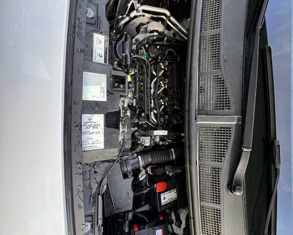 Белый Опель Виваро, объемом двигателя 2 л и пробегом 132 тыс. км за 25500 $, фото 18 на Automoto.ua