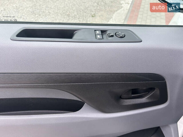 Белый Опель Виваро, объемом двигателя 2 л и пробегом 219 тыс. км за 17900 $, фото 14 на Automoto.ua