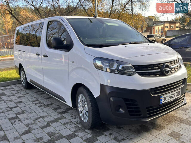 Белый Опель Виваро, объемом двигателя 2 л и пробегом 132 тыс. км за 25500 $, фото 2 на Automoto.ua