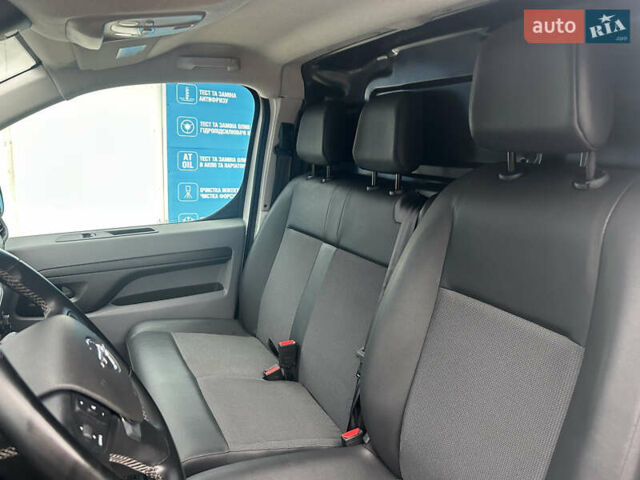 Белый Опель Виваро, объемом двигателя 2 л и пробегом 219 тыс. км за 17900 $, фото 23 на Automoto.ua