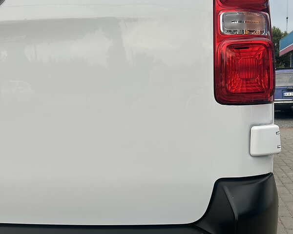 Белый Опель Виваро, объемом двигателя 2 л и пробегом 219 тыс. км за 17900 $, фото 11 на Automoto.ua