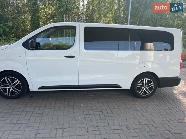 Белый Опель Виваро, объемом двигателя 2 л и пробегом 153 тыс. км за 25300 $, фото 5 на Automoto.ua