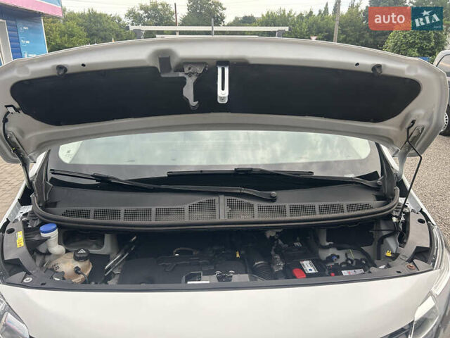 Белый Опель Виваро, объемом двигателя 2 л и пробегом 219 тыс. км за 17900 $, фото 40 на Automoto.ua