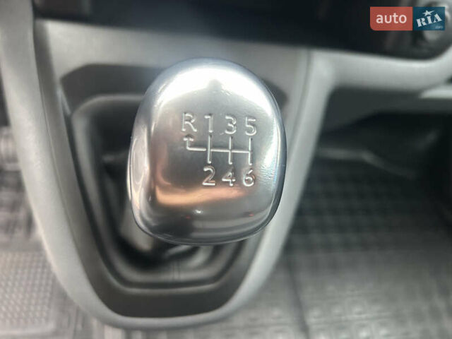 Белый Опель Виваро, объемом двигателя 2 л и пробегом 219 тыс. км за 17900 $, фото 22 на Automoto.ua