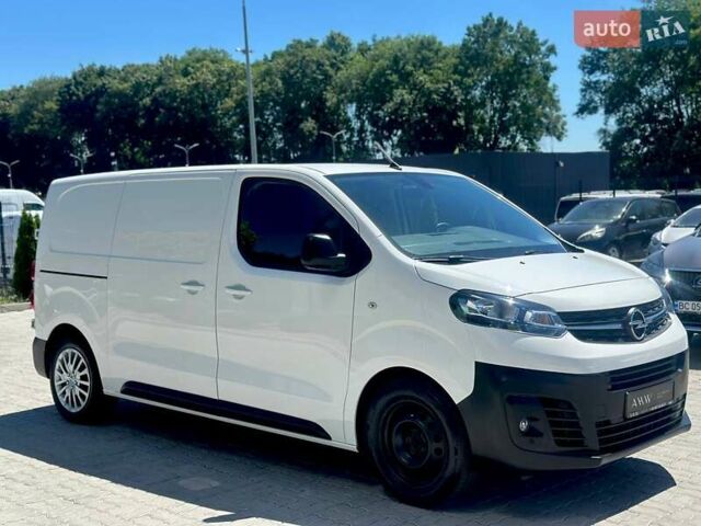 Белый Опель Виваро, объемом двигателя 1.5 л и пробегом 82 тыс. км за 19990 $, фото 9 на Automoto.ua