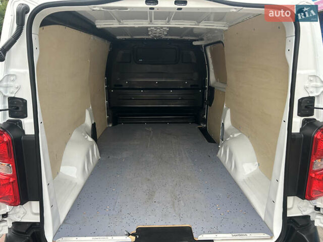 Белый Опель Виваро, объемом двигателя 2 л и пробегом 219 тыс. км за 17900 $, фото 26 на Automoto.ua