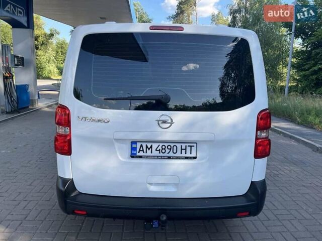 Белый Опель Виваро, объемом двигателя 2 л и пробегом 153 тыс. км за 25300 $, фото 4 на Automoto.ua