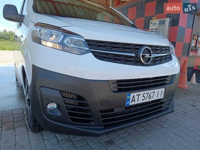 Білий Опель Віваро, об'ємом двигуна 2 л та пробігом 153 тис. км за 26500 $, фото 40 на Automoto.ua