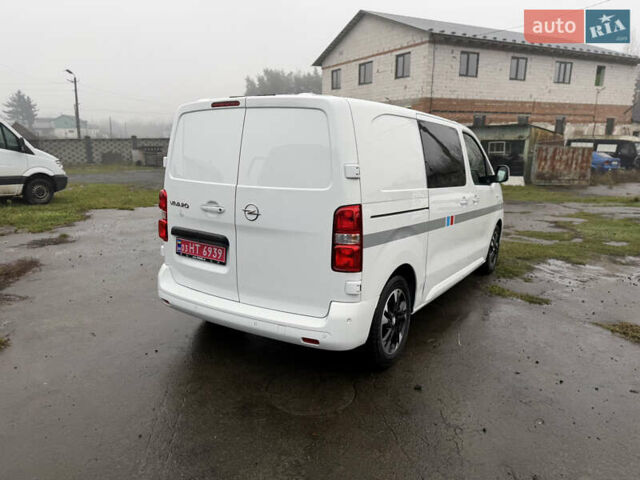 Белый Опель Виваро, объемом двигателя 1.5 л и пробегом 159 тыс. км за 19300 $, фото 17 на Automoto.ua