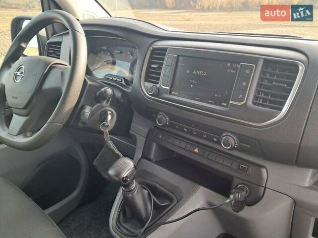 Белый Опель Виваро, объемом двигателя 2 л и пробегом 87 тыс. км за 24999 $, фото 15 на Automoto.ua