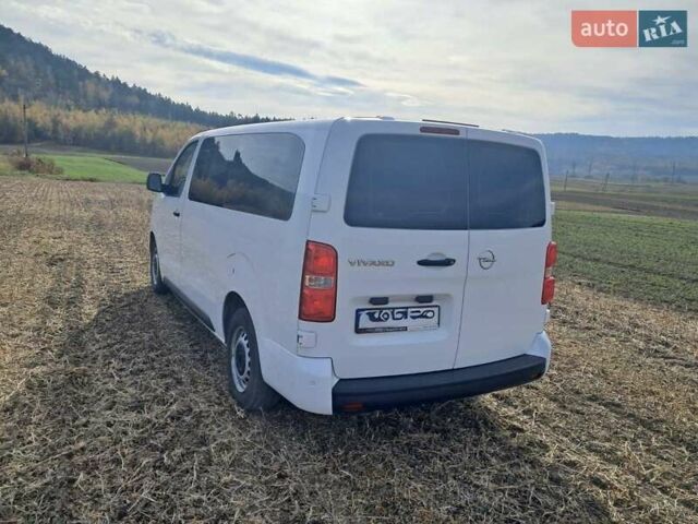 Белый Опель Виваро, объемом двигателя 2 л и пробегом 87 тыс. км за 24999 $, фото 2 на Automoto.ua