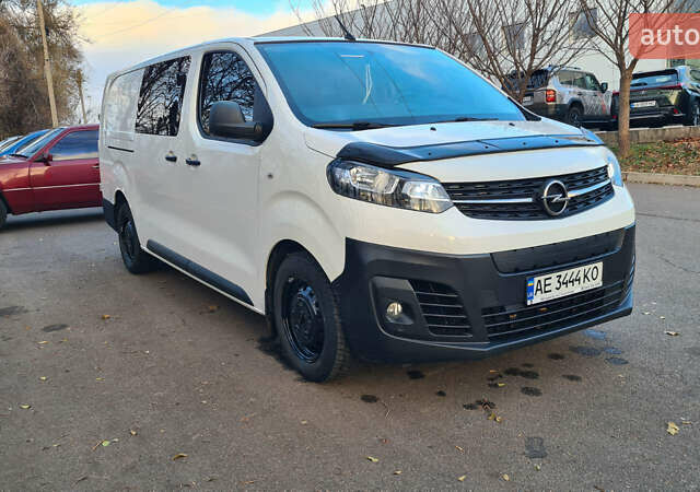 Білий Опель Віваро, об'ємом двигуна 2 л та пробігом 130 тис. км за 22500 $, фото 18 на Automoto.ua