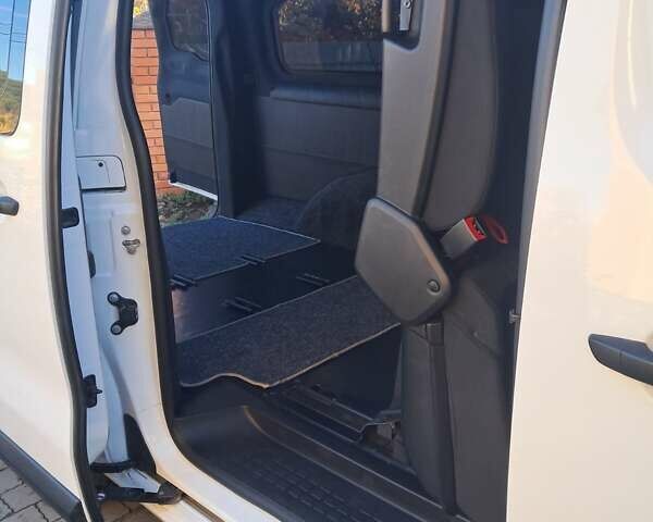 Белый Опель Виваро, объемом двигателя 2 л и пробегом 87 тыс. км за 24999 $, фото 24 на Automoto.ua