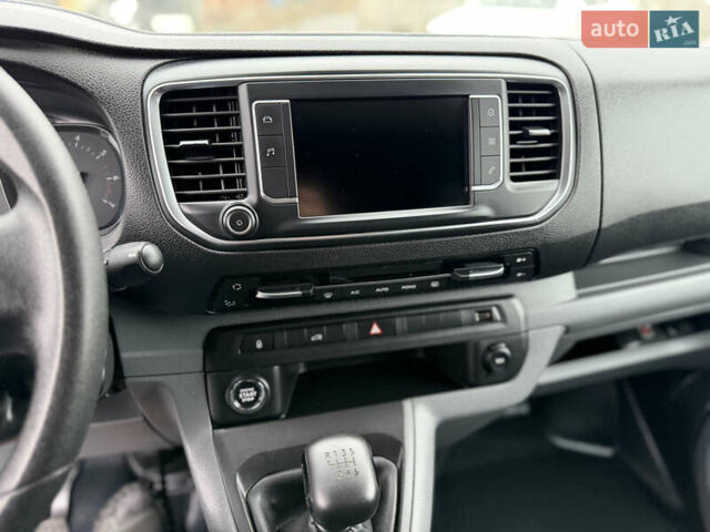 Белый Опель Виваро, объемом двигателя 1.5 л и пробегом 159 тыс. км за 19300 $, фото 49 на Automoto.ua