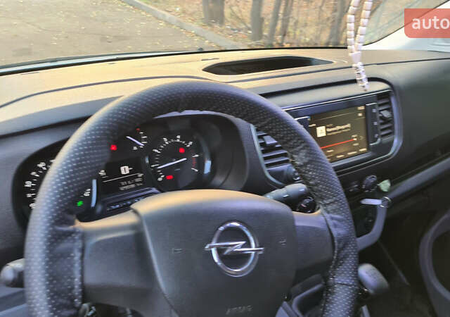 Білий Опель Віваро, об'ємом двигуна 2 л та пробігом 130 тис. км за 22500 $, фото 10 на Automoto.ua