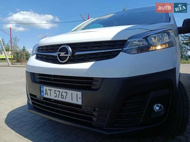 Білий Опель Віваро, об'ємом двигуна 2 л та пробігом 153 тис. км за 26500 $, фото 4 на Automoto.ua