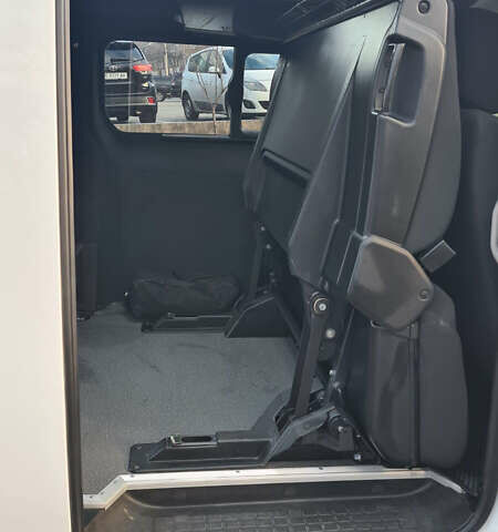 Білий Опель Віваро, об'ємом двигуна 2 л та пробігом 130 тис. км за 22500 $, фото 6 на Automoto.ua