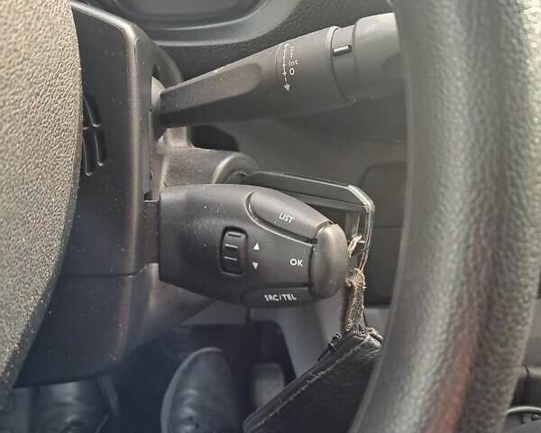 Белый Опель Виваро, объемом двигателя 2 л и пробегом 87 тыс. км за 24999 $, фото 19 на Automoto.ua