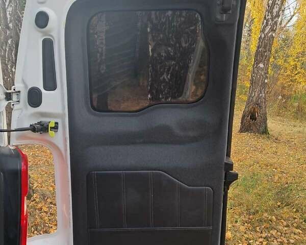 Белый Опель Виваро, объемом двигателя 2 л и пробегом 87 тыс. км за 24999 $, фото 11 на Automoto.ua