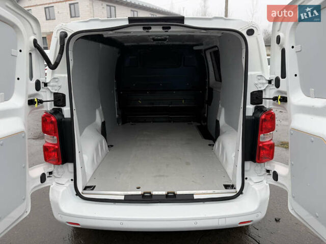 Белый Опель Виваро, объемом двигателя 1.5 л и пробегом 159 тыс. км за 19300 $, фото 25 на Automoto.ua