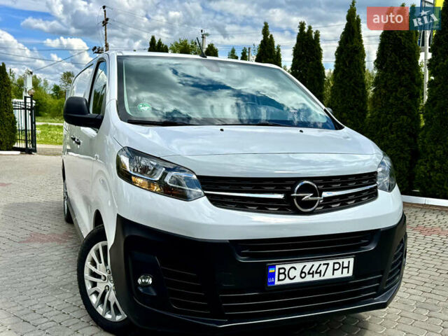 Білий Опель Віваро, об'ємом двигуна 2 л та пробігом 74 тис. км за 24999 $, фото 1 на Automoto.ua