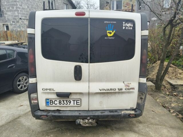 Белый Опель Виваро, объемом двигателя 1.9 л и пробегом 415 тыс. км за 5100 $, фото 1 на Automoto.ua