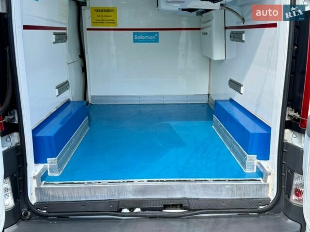 Белый Опель Виваро, объемом двигателя 2 л и пробегом 455 тыс. км за 13300 $, фото 6 на Automoto.ua