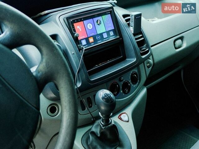 Белый Опель Виваро, объемом двигателя 2 л и пробегом 526 тыс. км за 9250 $, фото 7 на Automoto.ua