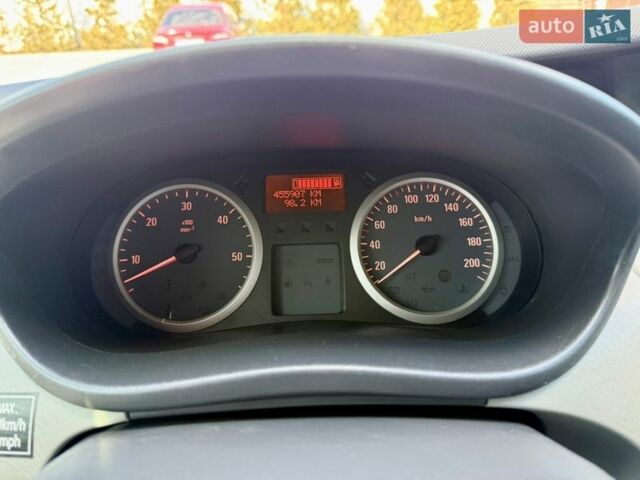 Белый Опель Виваро, объемом двигателя 2 л и пробегом 455 тыс. км за 13300 $, фото 12 на Automoto.ua