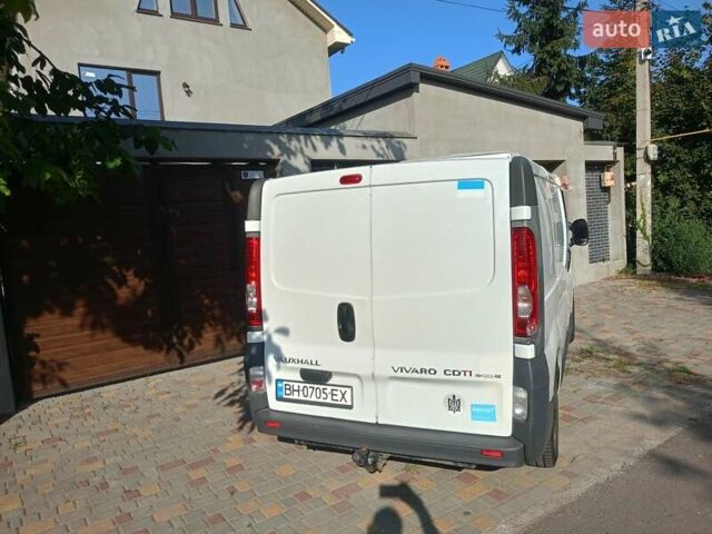 Белый Опель Виваро, объемом двигателя 2 л и пробегом 435 тыс. км за 13700 $, фото 2 на Automoto.ua