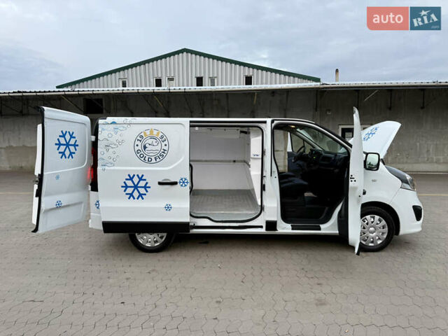 Белый Опель Виваро, объемом двигателя 1.6 л и пробегом 237 тыс. км за 17900 $, фото 16 на Automoto.ua