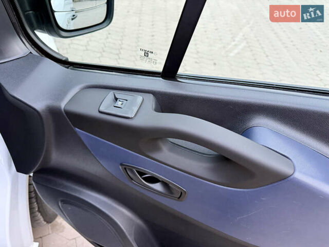 Белый Опель Виваро, объемом двигателя 1.6 л и пробегом 237 тыс. км за 17900 $, фото 33 на Automoto.ua