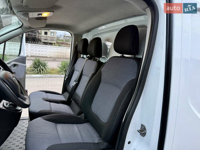 Белый Опель Виваро, объемом двигателя 1.6 л и пробегом 237 тыс. км за 17900 $, фото 23 на Automoto.ua