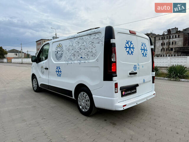 Белый Опель Виваро, объемом двигателя 1.6 л и пробегом 237 тыс. км за 17900 $, фото 3 на Automoto.ua