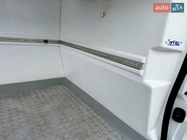 Белый Опель Виваро, объемом двигателя 1.6 л и пробегом 237 тыс. км за 17900 $, фото 38 на Automoto.ua