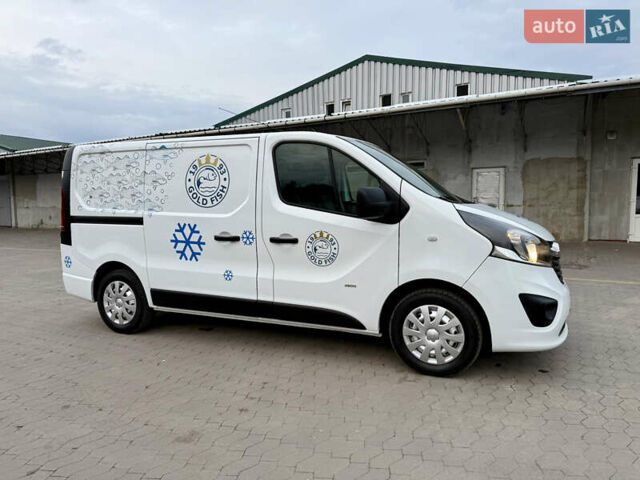 Белый Опель Виваро, объемом двигателя 1.6 л и пробегом 237 тыс. км за 17900 $, фото 7 на Automoto.ua