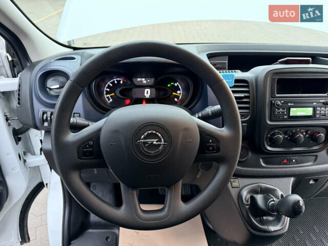 Белый Опель Виваро, объемом двигателя 1.6 л и пробегом 237 тыс. км за 17900 $, фото 27 на Automoto.ua