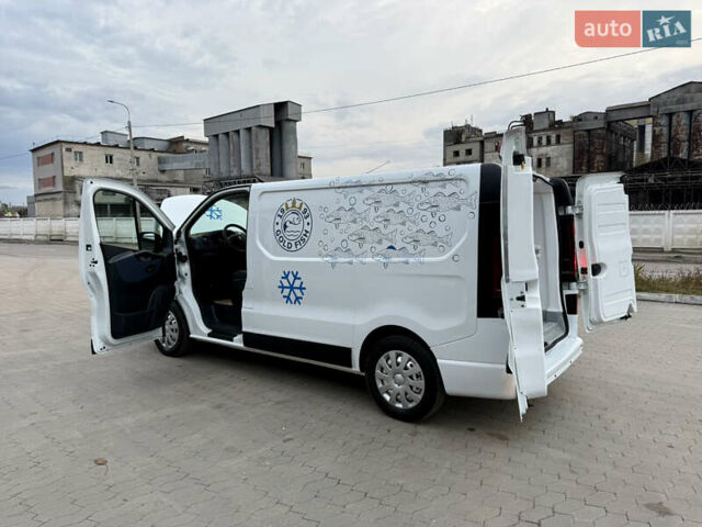 Белый Опель Виваро, объемом двигателя 1.6 л и пробегом 237 тыс. км за 17900 $, фото 13 на Automoto.ua