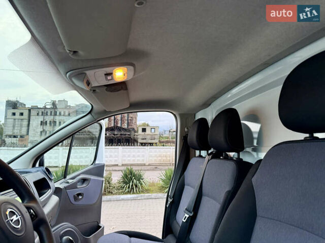 Белый Опель Виваро, объемом двигателя 1.6 л и пробегом 237 тыс. км за 17900 $, фото 24 на Automoto.ua