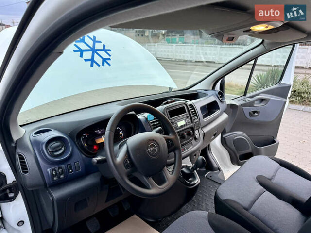 Белый Опель Виваро, объемом двигателя 1.6 л и пробегом 237 тыс. км за 17900 $, фото 22 на Automoto.ua