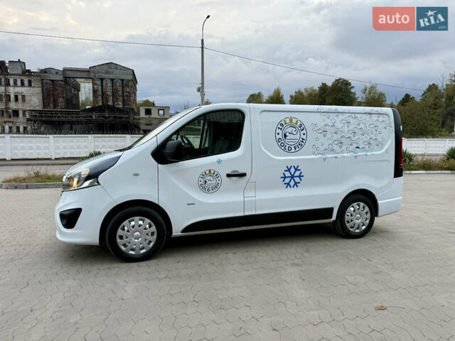 Белый Опель Виваро, объемом двигателя 1.6 л и пробегом 237 тыс. км за 17900 $, фото 1 на Automoto.ua