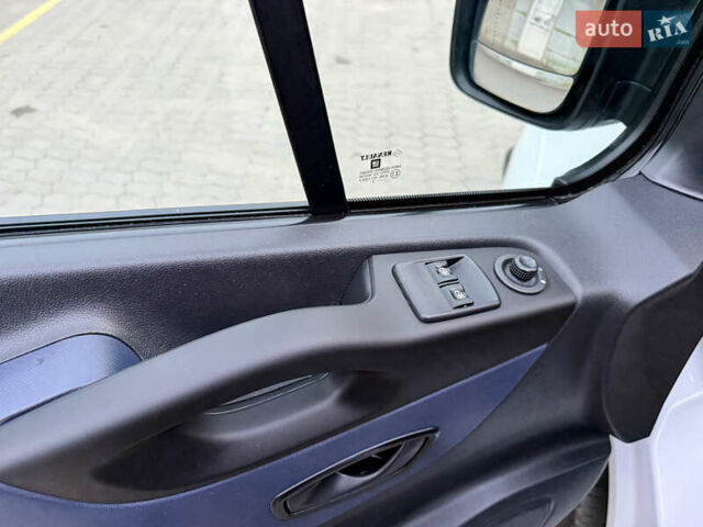 Белый Опель Виваро, объемом двигателя 1.6 л и пробегом 237 тыс. км за 17900 $, фото 21 на Automoto.ua